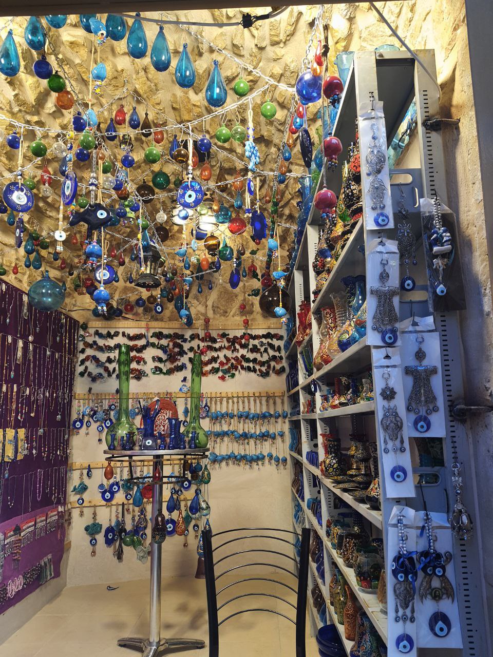 Hebron glass
